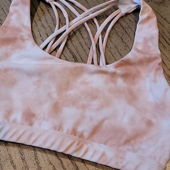 L'urv sports bra size L 🤍 - Picture 2 of 4